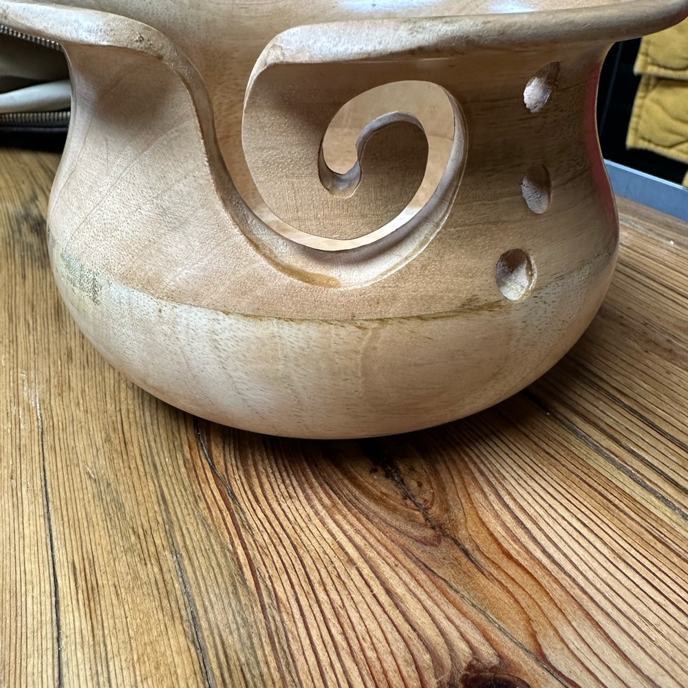Susan Bates Elegant Wooden Yarn Bowl